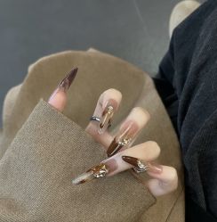-桃色美甲沙龙