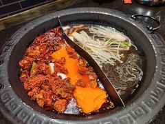 -宽板凳老灶火锅(台湾街店)