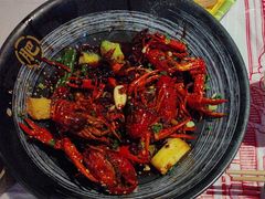 -肥肥虾庄·金牌油焖大虾(汉街SKP店)