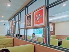 靠窗位-萨莉亚(百信广场店)