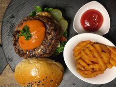 -HIGH FIVE哈福手工汉堡(桂林路店)