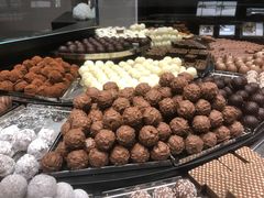 -Laderach 莱德拉(上海环贸iapm店)