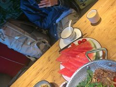-帅巴人舅母子腊蹄民俗村