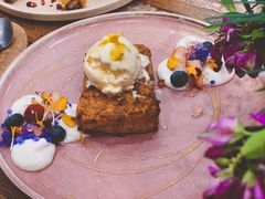 -FLOVIE FLORIST CAFE