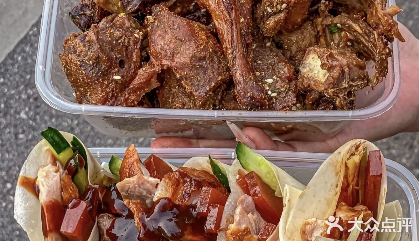 烤鸭香喷喷，忍不住想吃