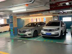 -龙湖天街-停车场