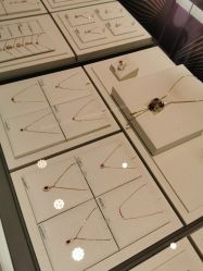 -潮宏基珠宝旗舰店(苏宁广场店)