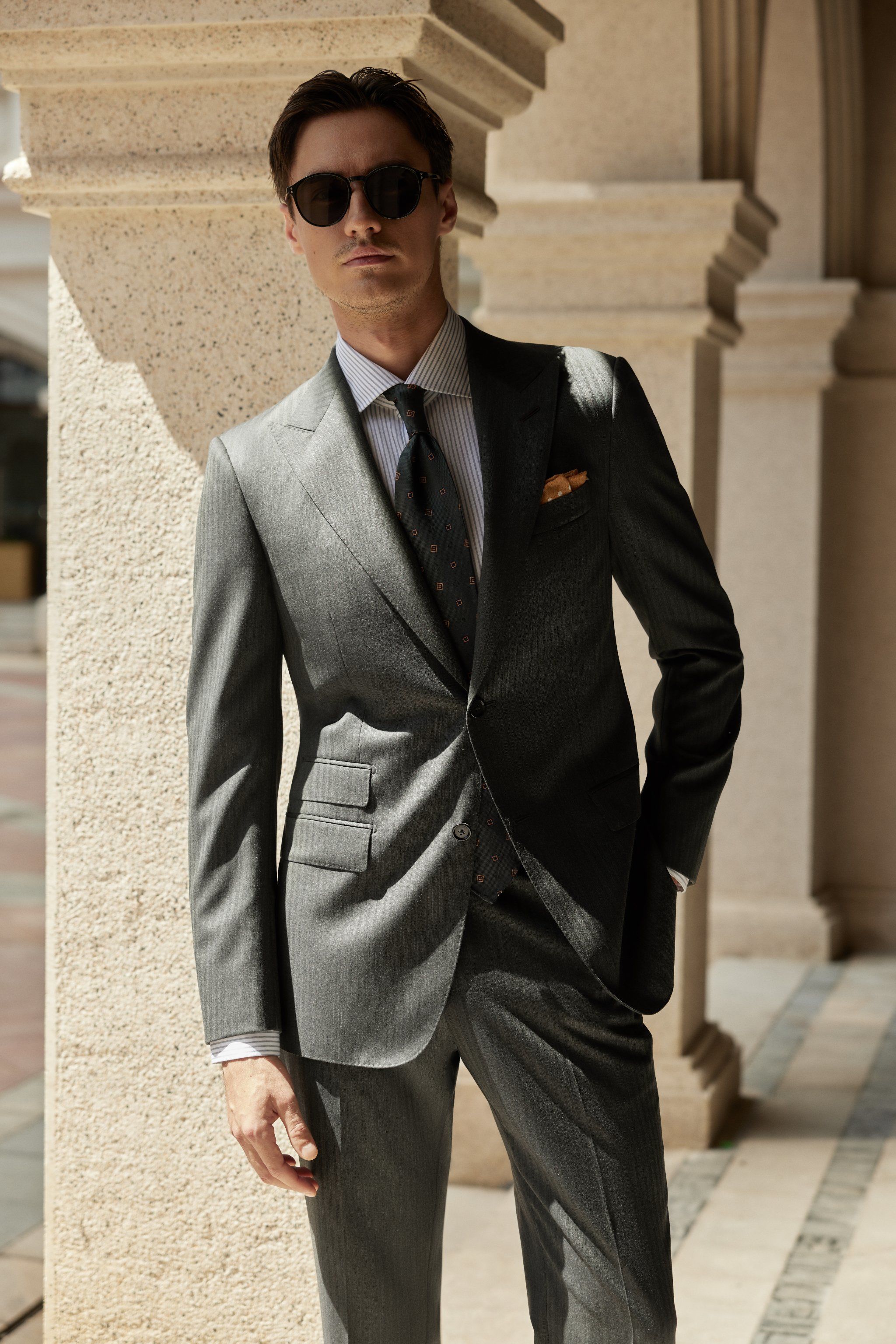 西服真的是男人的战袍#高定西装 #今日新款推荐 #西服定制 #高级感穿