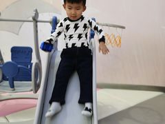 -嘻游纪儿童游泳课程中心(红博中央公园店)