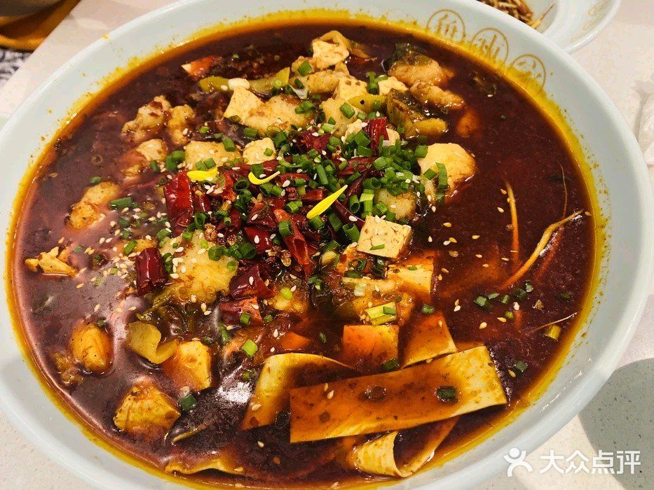 我愿称这条街为成都东站附近的美食天花板！！！