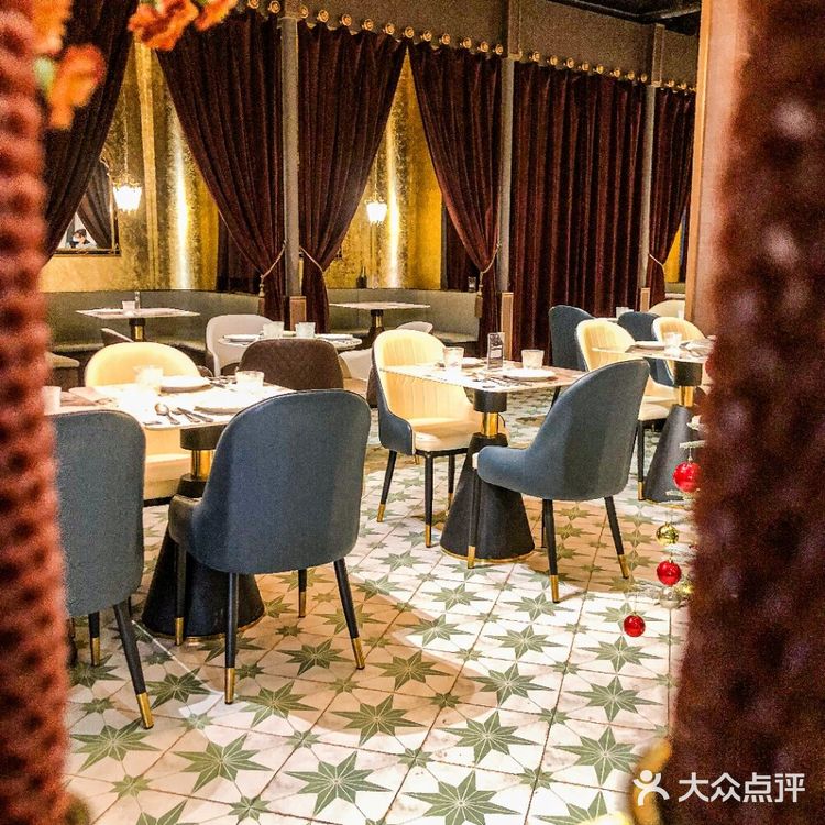 浪漫的魔女主厨西餐厅，新年约会的首选地‼️