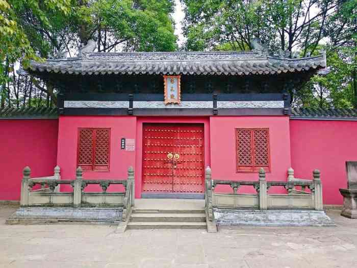 明蜀王陵博物馆-"这个博物馆一直没有什么游客,交通不是很方.