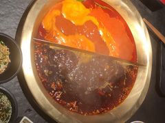 番茄菌菇牛油锅底-九鼎轩脆毛肚火锅(南京东路店)