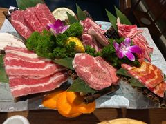 黑牛六拼-明洞阿姨·韩式酱蟹烤肉·创意料理(三元桥店)