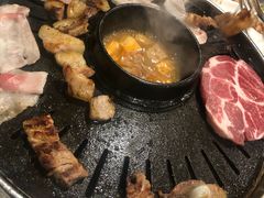 -江南猪肉商会无限续吃(弘大店)