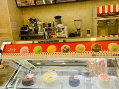 -红宝石·鲜奶小方·海派西点房(丰庄店)