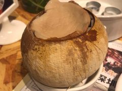 泰国椰皇炖乌鸡汤-陈鹏鹏潮汕菜(欢乐海岸 海边景观店)