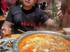 -野山舂·贵州现舂酸汤火锅(鸿通城店)