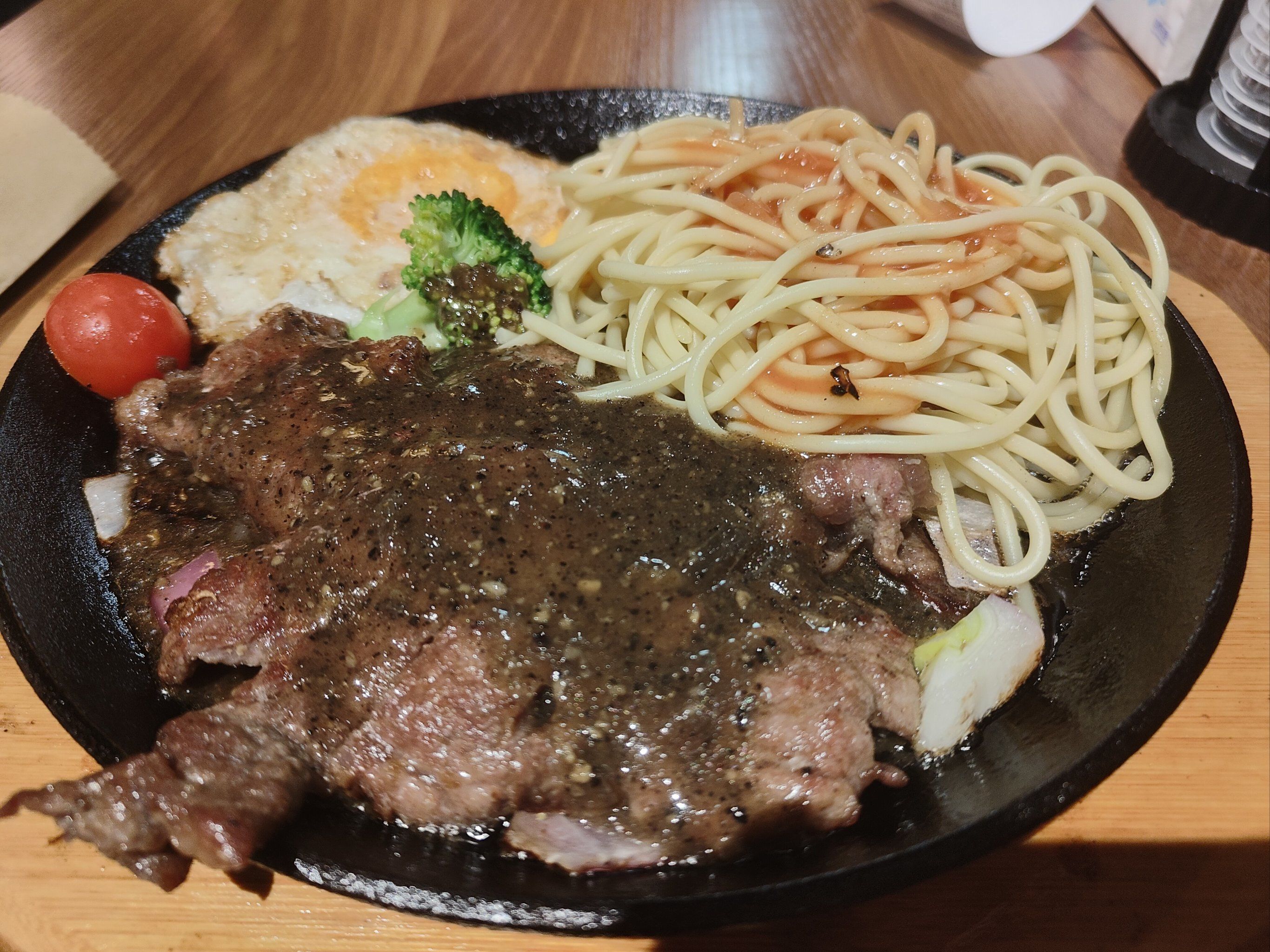 梅老板铁板牛排探店记