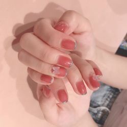 -花系美·美甲美睫精品店