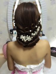 -红馆妆造(中央大街店)