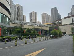 -瑞虹新天地月亮湾