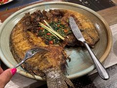 香茅草烤罗非鱼-滇越乘象云南餐厅(豆各庄店)
