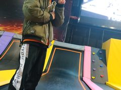 -嘿哟动霸CHUA·新潮玩运动娱乐中心·蹦床滑冰团建乐园