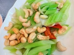 -汗腾格里·风味餐厅(新疆驻京办店)