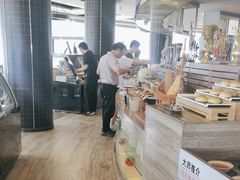 -宝利来国际大酒店-凤凰阁旋转餐厅