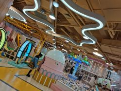 -多多淘儿童体验中心(重庆来福士店)
