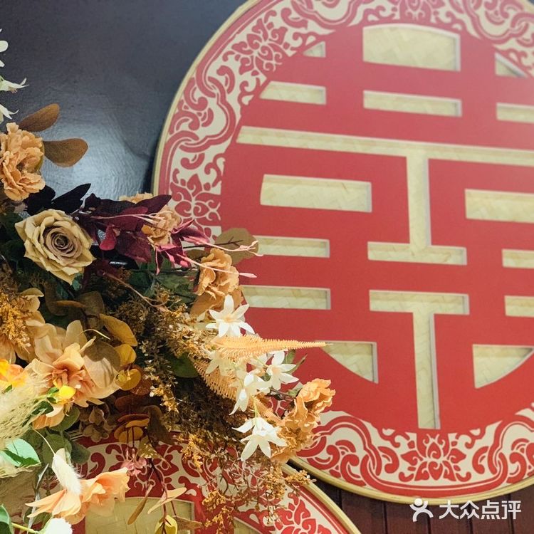 乳鸽:一定要趁热吃,咬下去真是丝滑鲜美