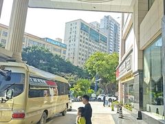 -华海酒店(茂名高铁站店)