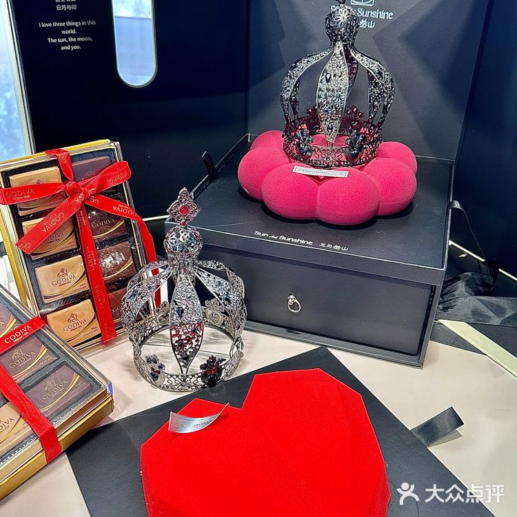 闺蜜生日定了三与叁山的蛋糕 收到成品瞬间被惊艳了