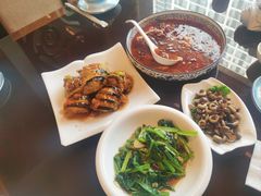 -喜乐餐厅•灯笼虾球首创者•本地小海鲜(二马路店)