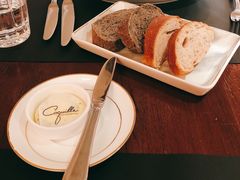 餐前面包-壳里西餐厅Coquille Seafood Bistro(蒙自路店)