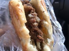 烧饼夹牛肉-老西关黄老太牛肉烧饼