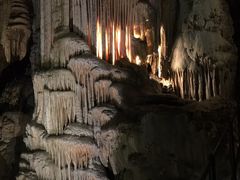 -波斯托伊纳溶洞