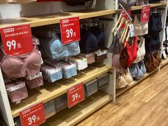 -优衣库(上海中山公园兆丰广场店)