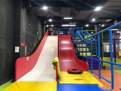 -蹦贝运动中心·蹦床·攀岩·闯关(龙岗店)