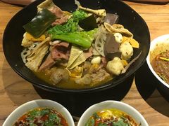 -万记麻辣烫国展总店