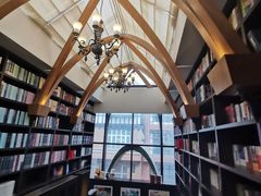 -钟书阁(松江泰晤士小镇店)