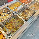 探店分享：强仔盒饭，无限量美食体验!
