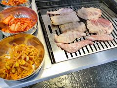 -臻牛烤肉