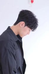 -一家只做男发烫染的店