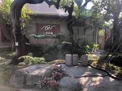 -Chom Cafe and Restaurant