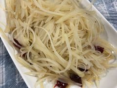 酸辣土豆丝-辣螃铠盆盆蟹大排档(总店)