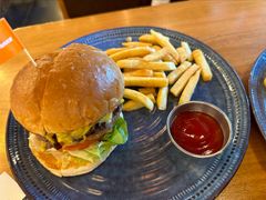 加州汉堡-COMMUNE幻师(番禺时代店)