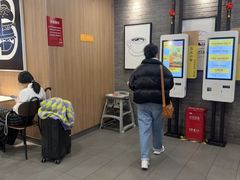 -麦当劳(上海虹桥站30B检票口楼上)