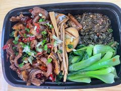 -黔江鸡杂•剁椒卤肉饭(蟠龙小学店)